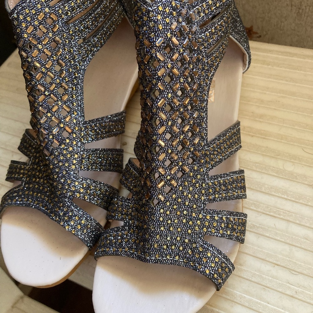 Sandals - Picture 3 of 3